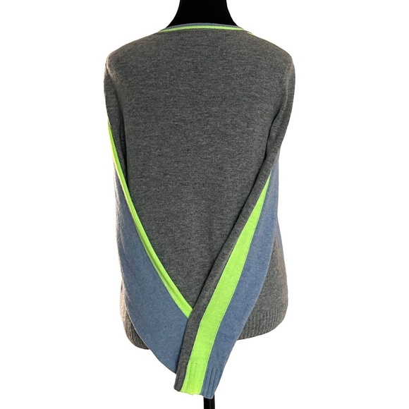 Wool & Cashmere V-Neck Sweater - Picture 4 of 8